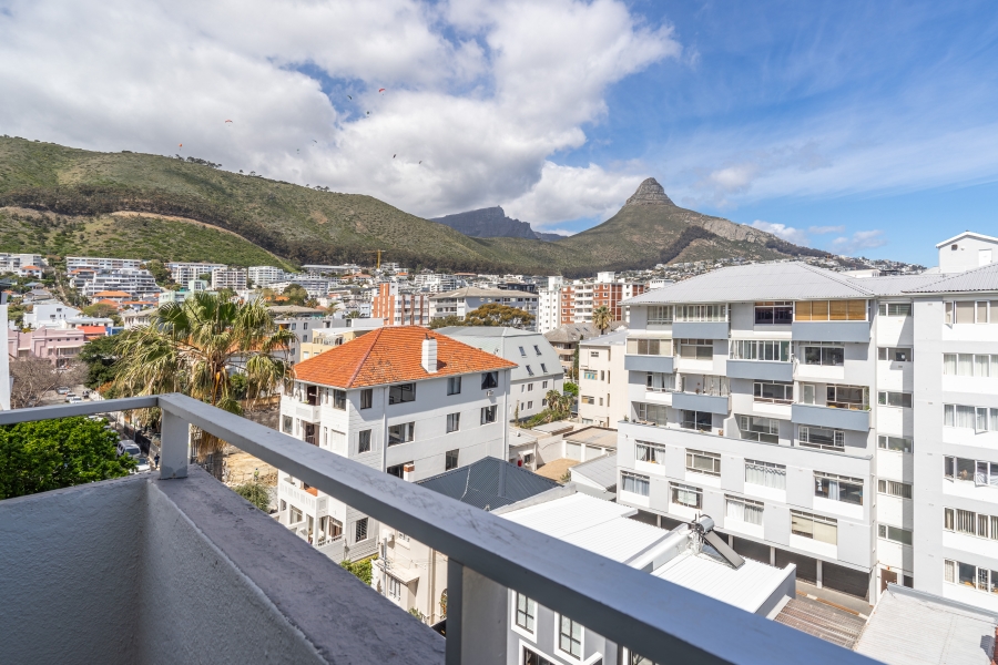 2 Bedroom Property for Sale in Sea Point Western Cape